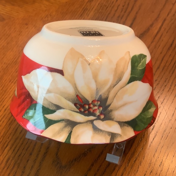 BEAUTIFUL Holiday/Christmas Bowl NWOT - Porcelain China Gorgeously Designed - Picture 6 of 15